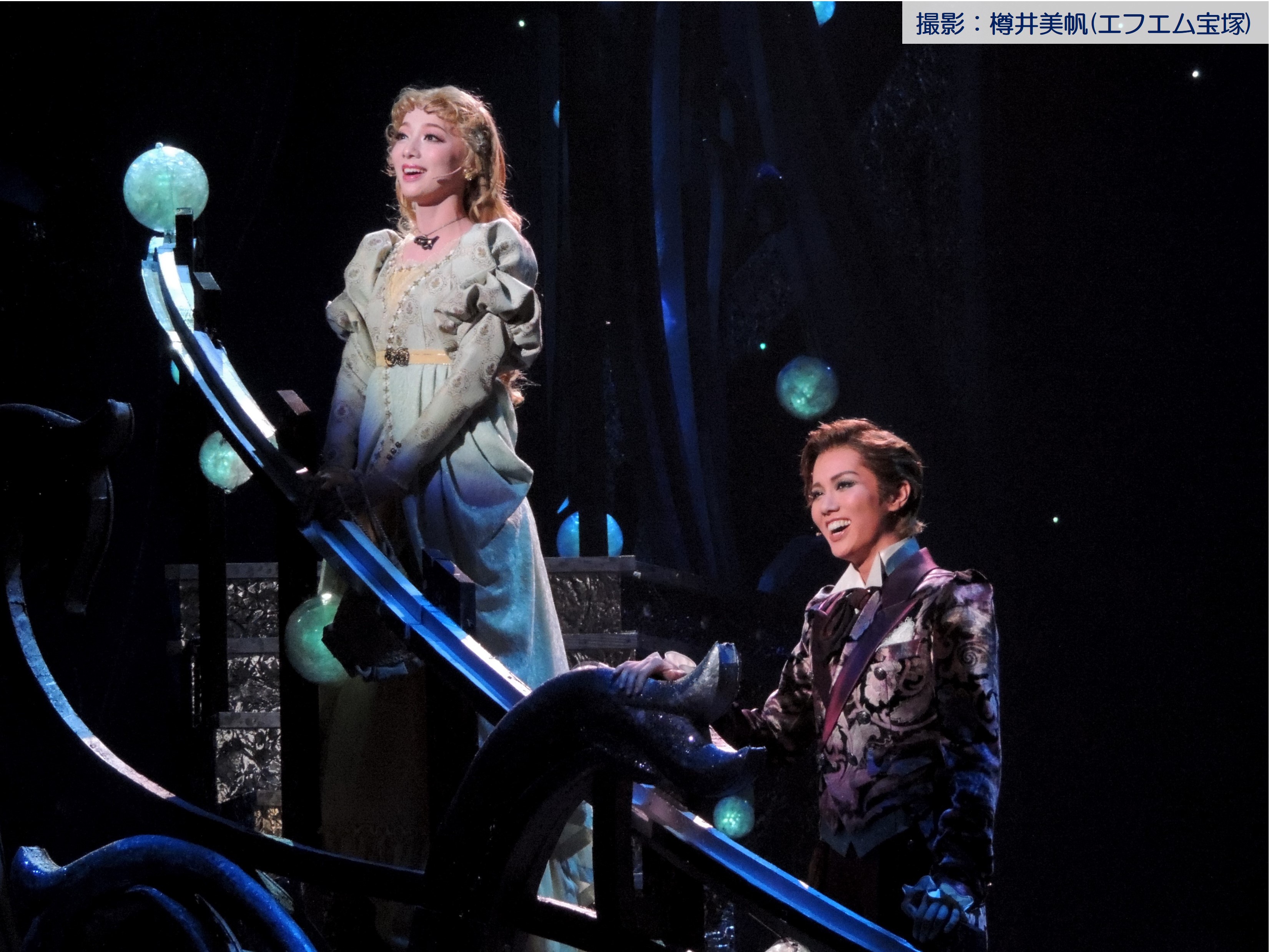 宝塚大劇場雪組公演『Lilacの夢路』－ドロイゼン家の誇り－・『ジュエル・ド・パリ!!』－パリの宝石たち－ エフエム宝塚